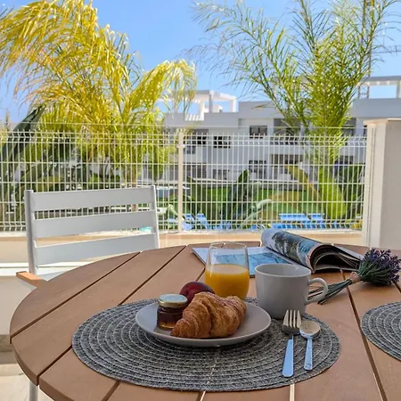 Sunny Hills Sweet Apartment